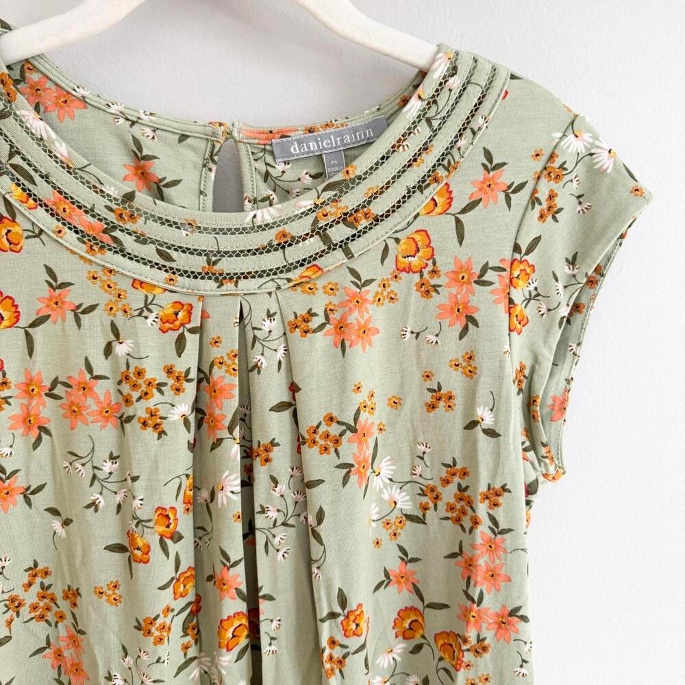 danielrainn Women Green Floral Print Flutter Sleeve‎ Blouse Top Petite